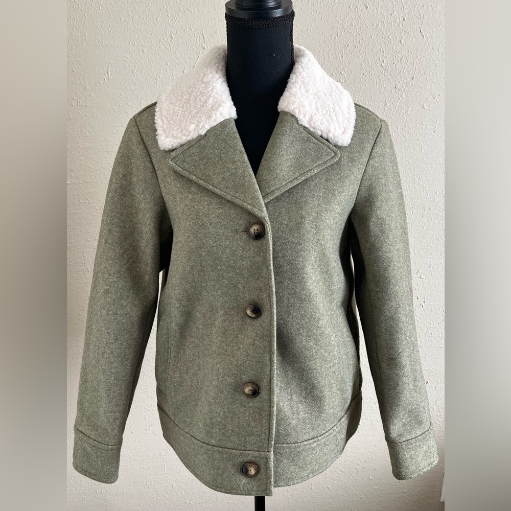 ‼️‼️ SALE ‼️‼️Old Navy Olive Pea Coat with White Collar